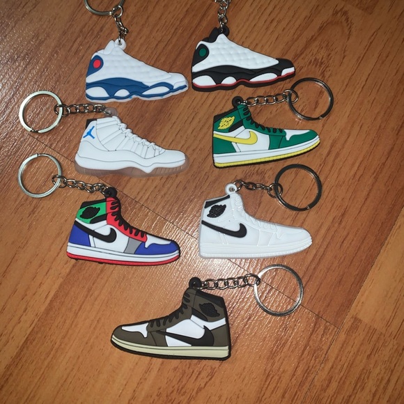 Sneaker Keychains 5 pc. - Picture 2 of 8